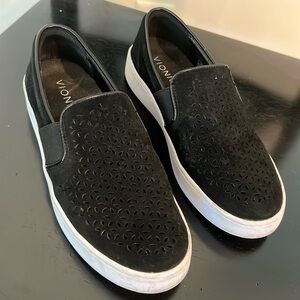 Vionic Kani Black Slip-on sneaker Size 6.5